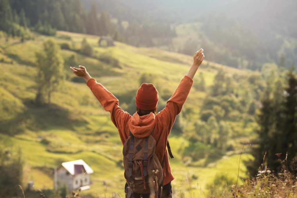 femme à la montagne